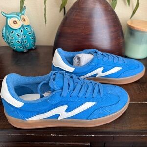 Madden Girl Giia Sneakers – Size 6.5